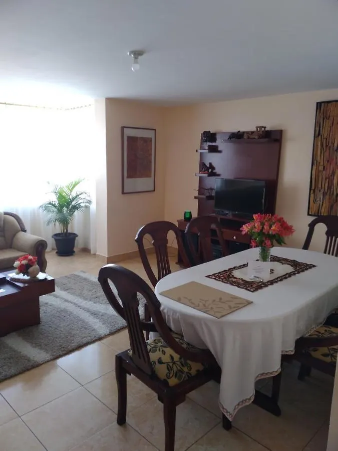 Departamento Parque Bicentenario Apartment Quito